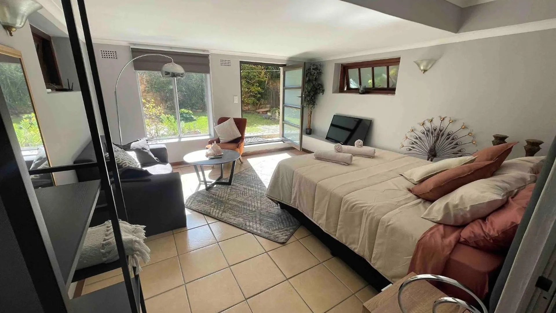 Lavish Camps Bay Pool Side Apartment Le Cap Afrique du Sud