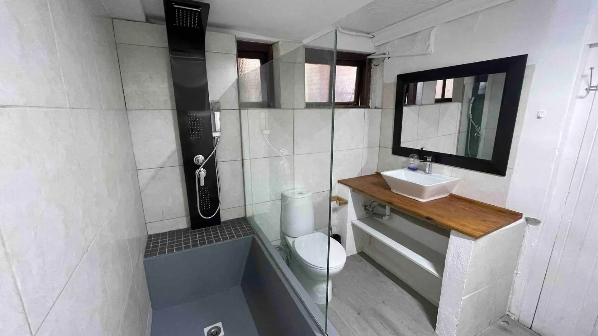 Lavish Camps Bay Pool Side Apartment Le Cap